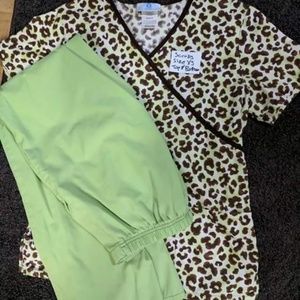 Women's Scrubs